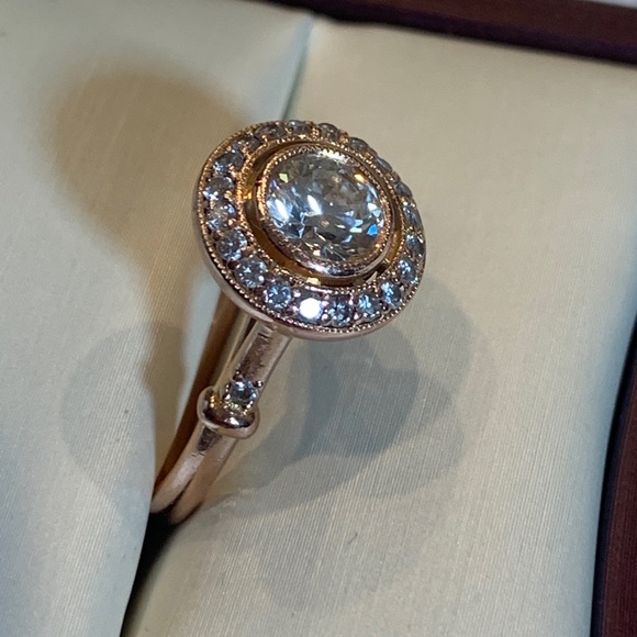 Vintage-Inspired Rose Gold Bezel-Set Diamond Ring - Picture 3 of 8
